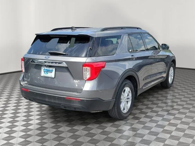 2023 Ford Explorer XLT photo 6
