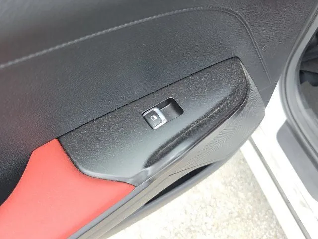 2024 Kia K5 GT-Line photo 11