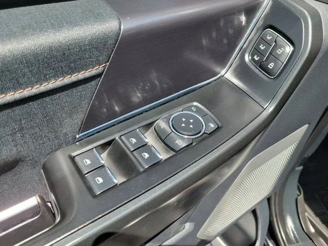 2023 Ford F-150 Raptor photo 15