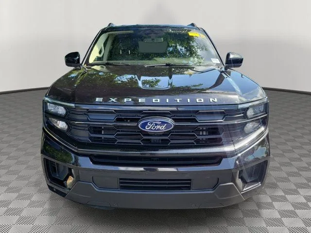 2025 Ford Expedition Max Active photo 2