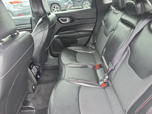 2025 Jeep Compass Trailhawk photo 15