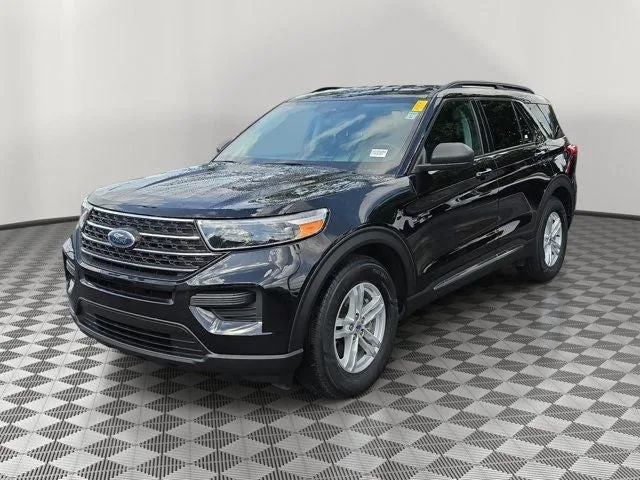 2023 Ford Explorer XLT photo 3