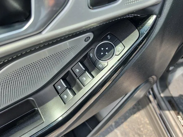 2023 Ford Explorer ST photo 18