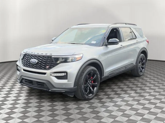 2023 Ford Explorer ST photo 3