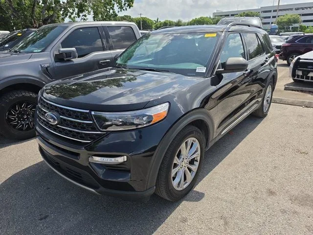 2024 Ford Explorer XLT photo 2