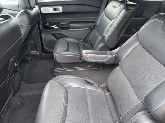 2023 Ford Explorer ST photo 11