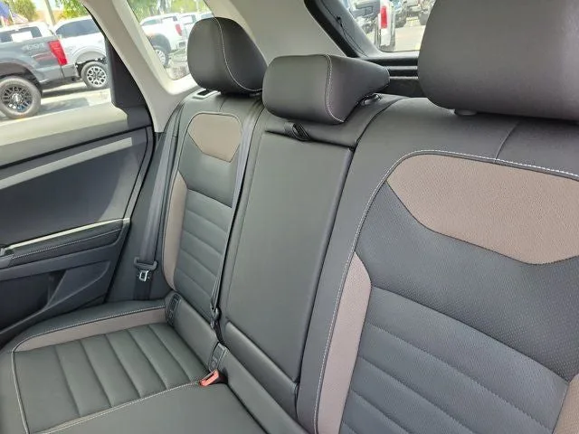 2024 Volkswagen Taos 1.5T SEL photo 9