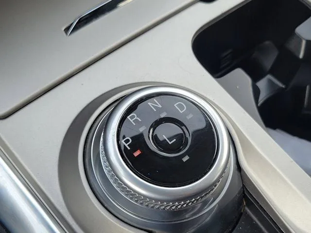 2023 Ford Explorer XLT photo 22