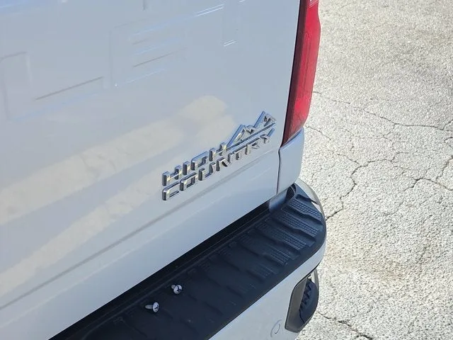 2021 Chevrolet Silverado 2500HD High Country photo 8