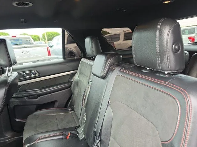 2019 Ford Explorer XLT Sport Appearance Pgk photo 15