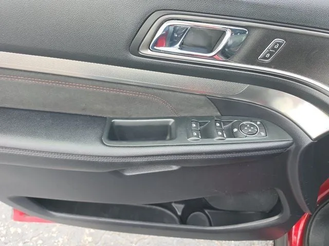 2019 Ford Explorer XLT Sport Appearance Pgk photo 25