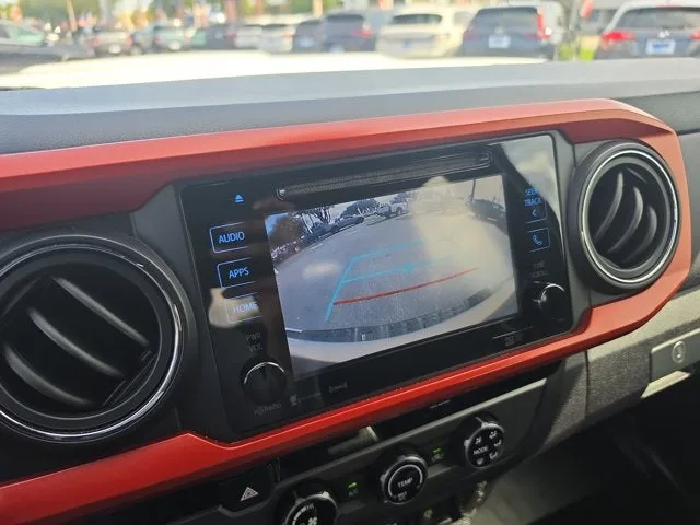 2018 Toyota Tacoma TRD Sport V6 photo 28