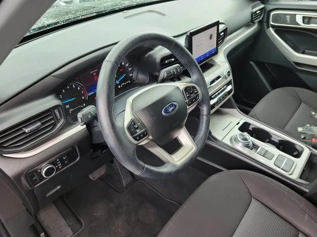 2023 Ford Explorer XLT photo 17