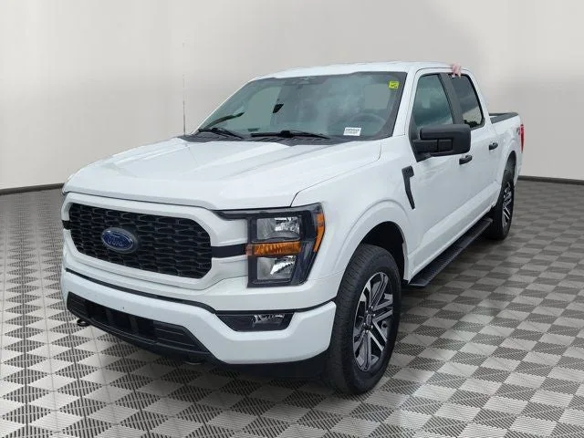 2023 Ford F-150 XL photo 3