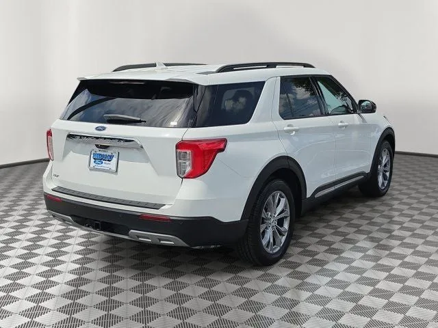 2023 Ford Explorer XLT photo 6