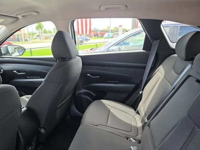 2026 Hyundai Tucson SE photo 10