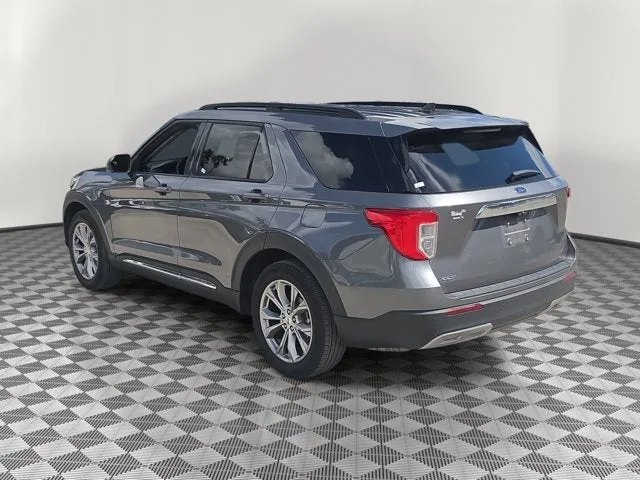 2023 Ford Explorer XLT photo 4
