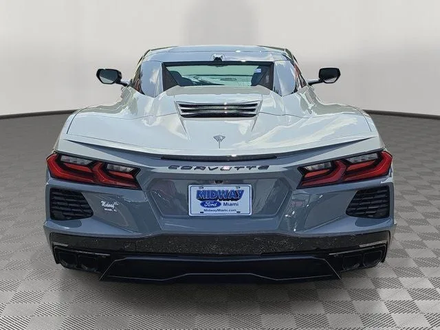 2025 Chevrolet Corvette Stingray 2LT photo 5