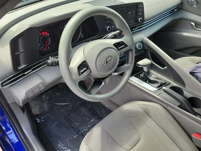 2021 Hyundai Elantra SE photo 17