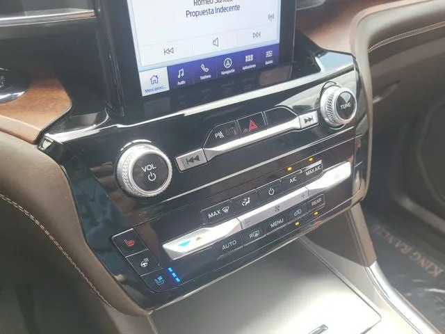 2023 Ford Explorer King Ranch photo 25