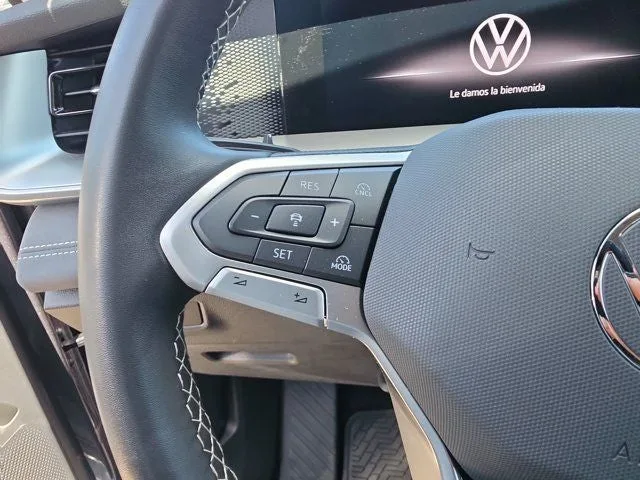 2025 Volkswagen Tiguan 2.0T SE photo 21