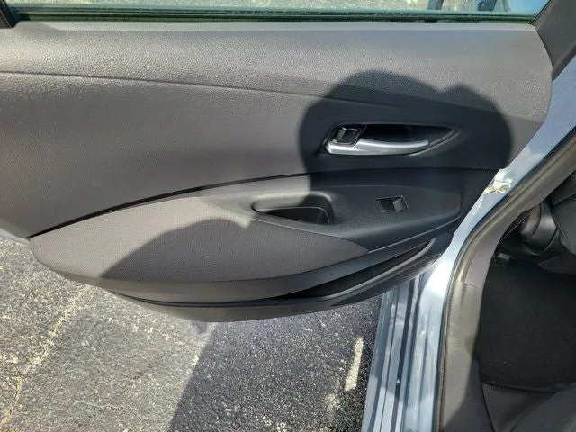 2021 Toyota Corolla LE photo 11