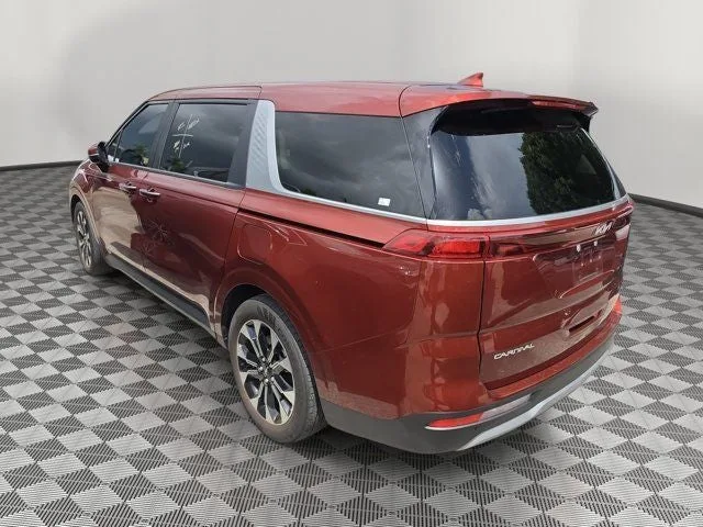 2024 Kia Carnival EX photo 3