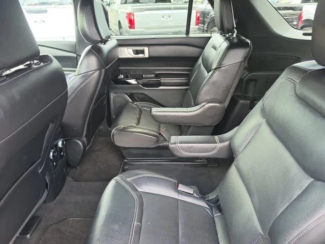 2023 Ford Explorer ST photo 16