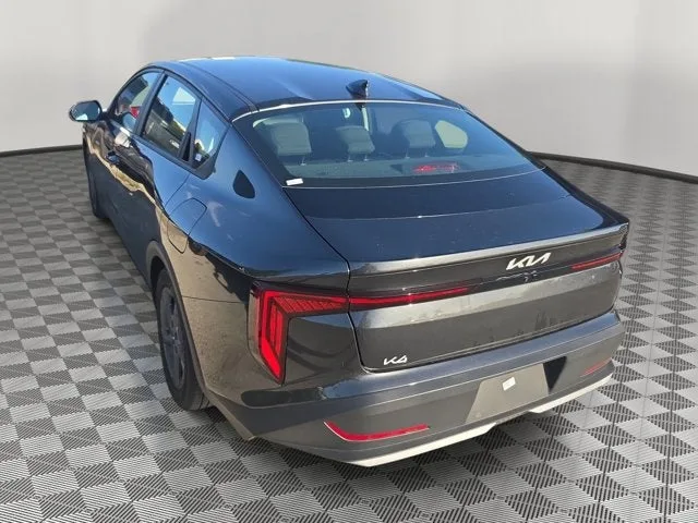 2026 Kia K4 LXS photo 3