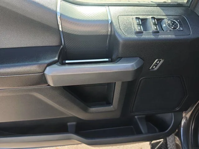 2018 Ford F-150 XLT SPORT photo 16