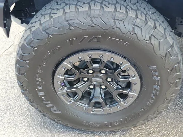 2024 Ford Bronco Raptor photo 9