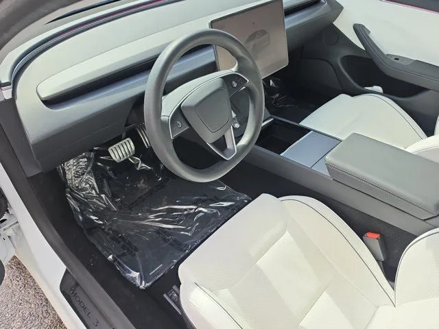 2025 Tesla Model 3 Performance photo 15