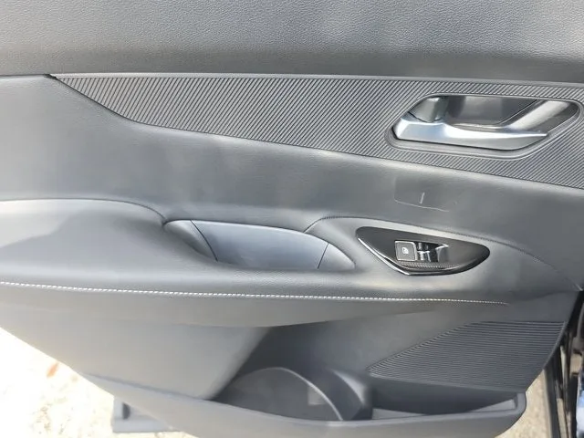 2025 Nissan Murano SV photo 12