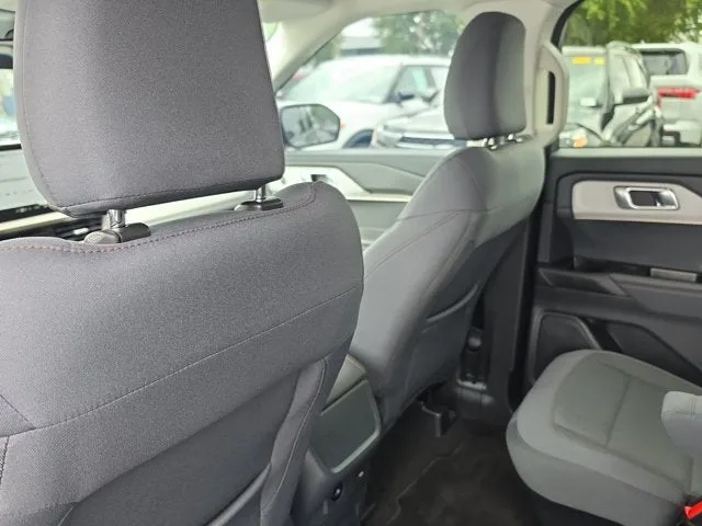 2026 Ford Explorer Active photo 13