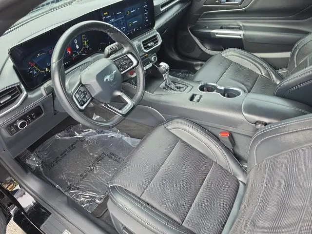 2025 Ford Mustang EcoBoost Premium photo 13