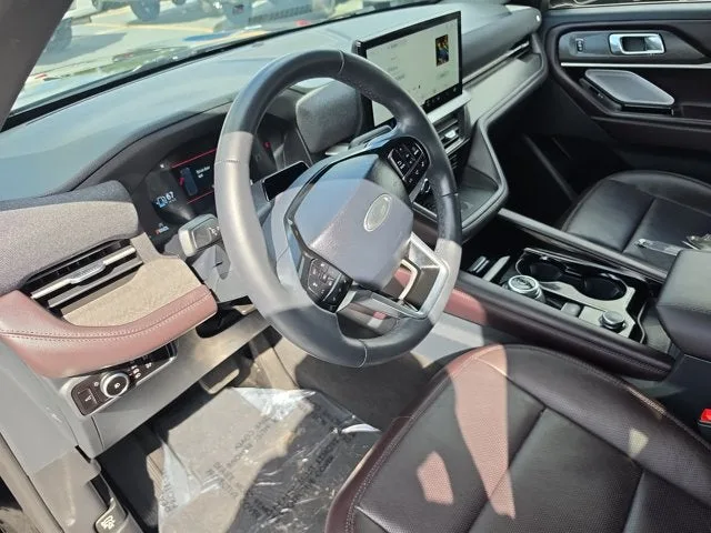 2025 Ford Explorer Platinum photo 20