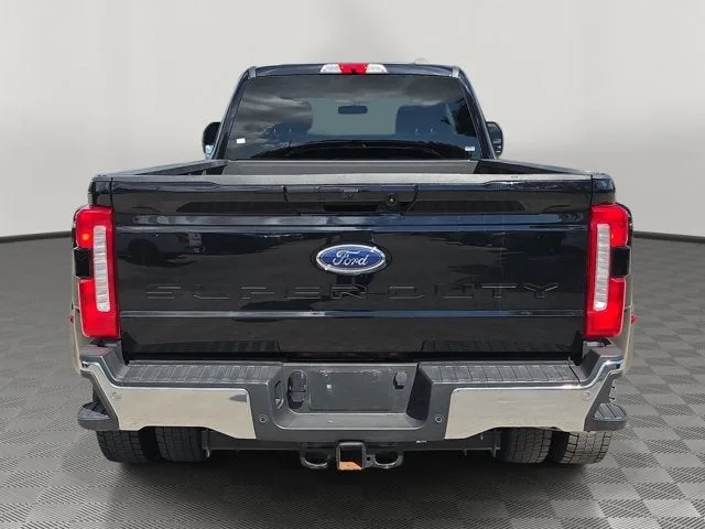 2025 Ford F-450SD Lariat DRW photo 5