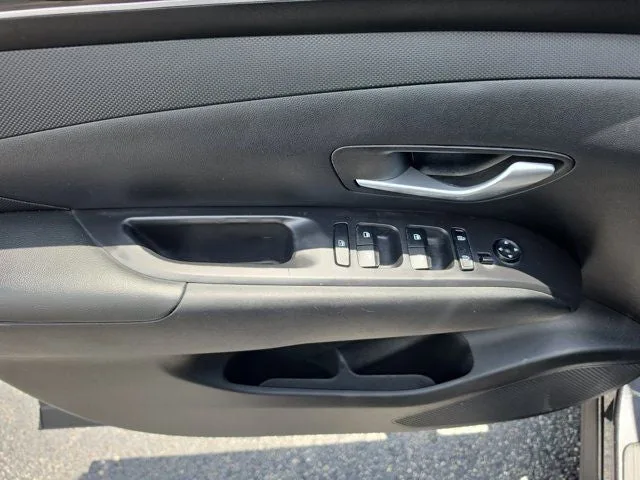 2023 Hyundai Tucson SE photo 18