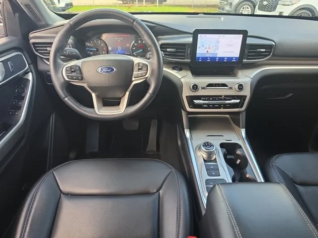 2023 Ford Explorer XLT photo 14