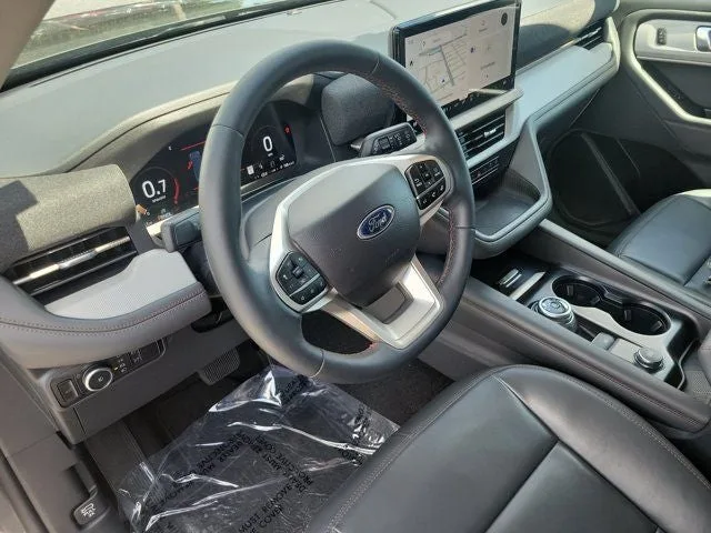 2025 Ford Explorer Active photo 18