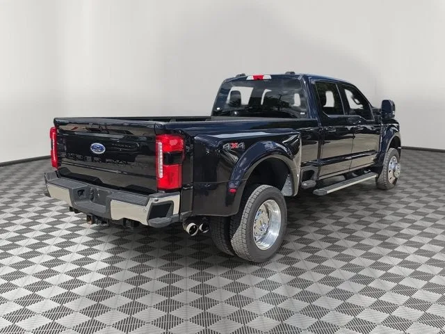 2025 Ford F-450SD Lariat DRW photo 6