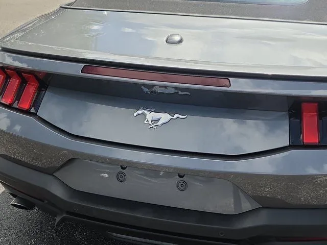 2024 Ford Mustang EcoBoost Premium photo 7