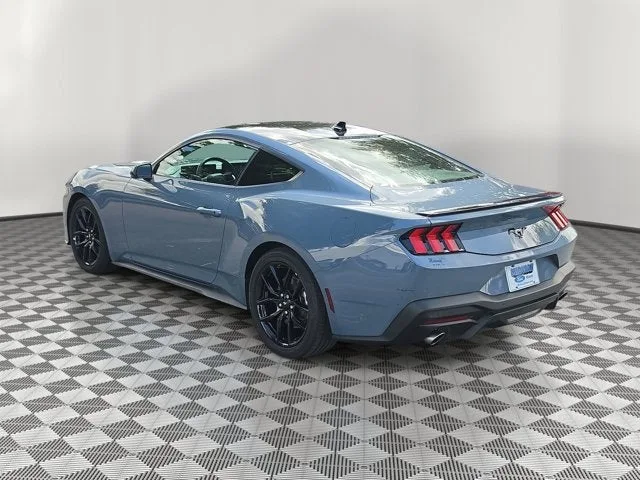 2025 Ford Mustang EcoBoost photo 6
