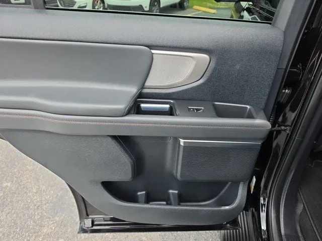2025 Ford Expedition Active photo 13