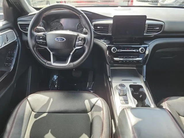 2023 Ford Explorer ST-Line photo 16