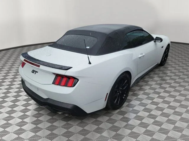 2025 Ford Mustang GT Premium photo 4