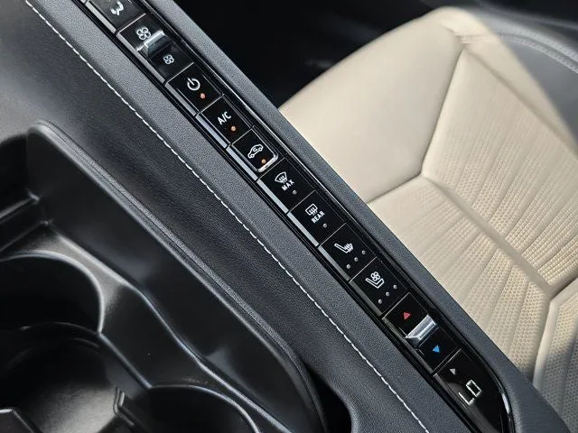 2025 Chevrolet Corvette Stingray 2LT photo 24