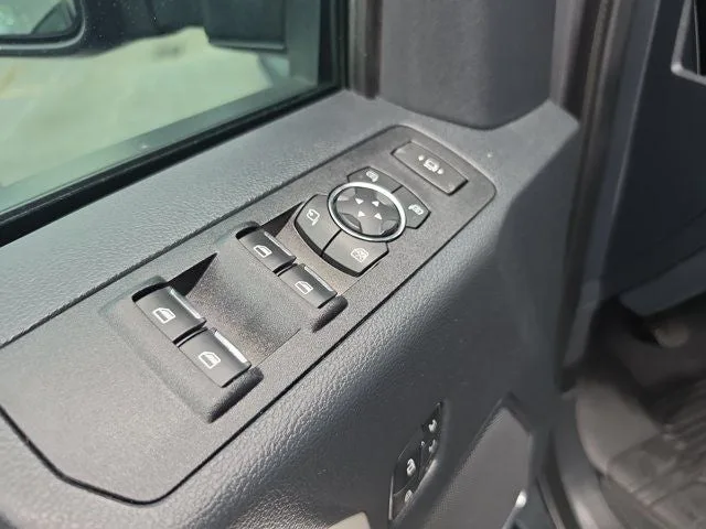 2022 Ford F-250SD Lariat FX4 photo 16