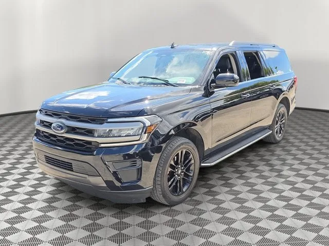 2023 Ford Expedition Max XLT photo 3