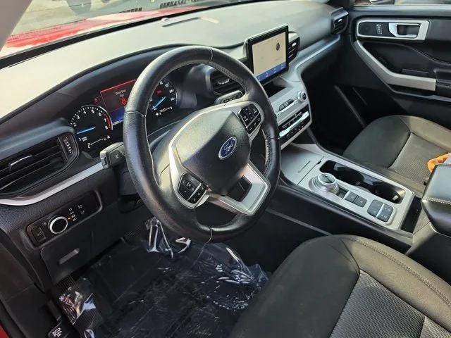2024 Ford Explorer XLT photo 16